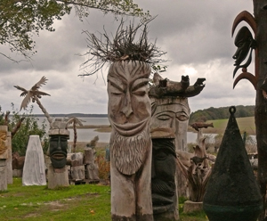 Holzskulpturen